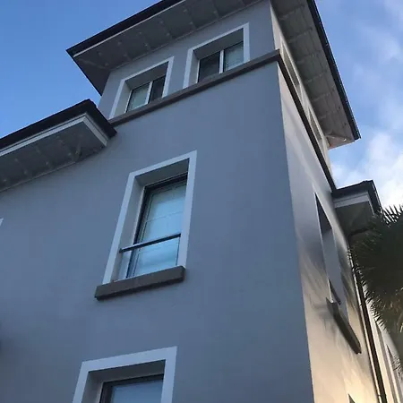 Rosa Bella * Poo De Llanes