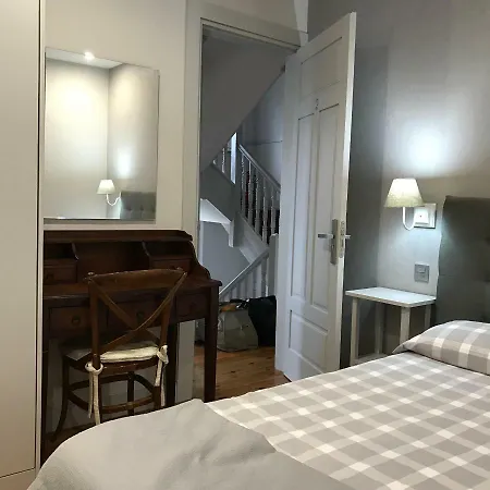 Rosa Bella Poo De Llanes